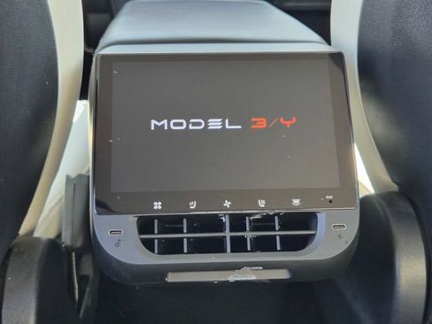 Used 2021 Tesla Model Y Long Range image 23