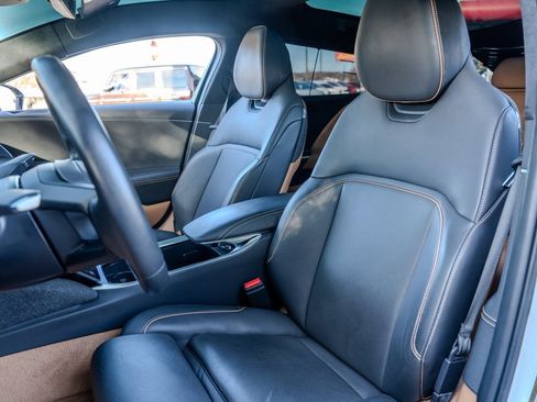 Used 2023 Lucid Air Touring image 17