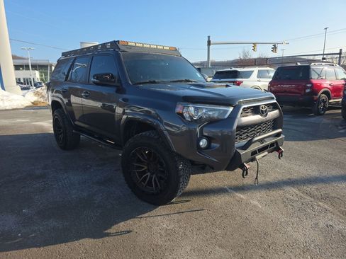 Used 2018 Toyota 4Runner TRD Off-Road Premium image 1