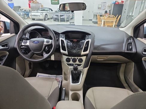 Used 2012 Ford Focus SE FWD image 11