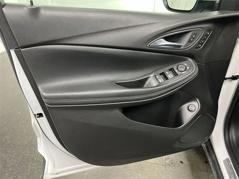 Used 2022 Buick Encore GX Essence w/ Experience Buick Package image 21