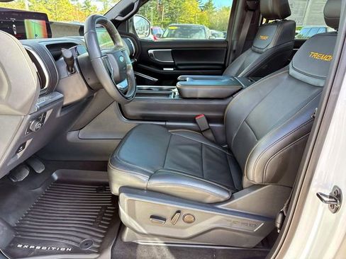 Used 2025 Ford Expedition Tremor AWD/4WD image 9