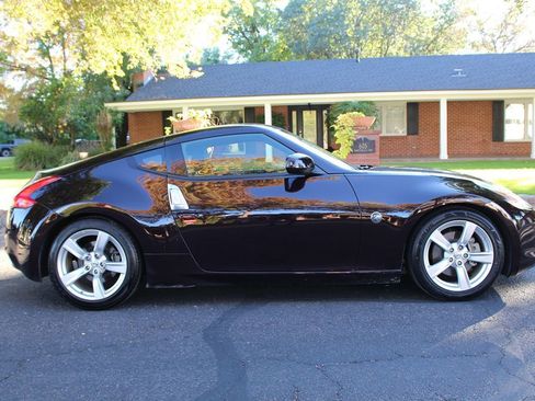 Used 2010 Nissan 370Z Coupe image 37