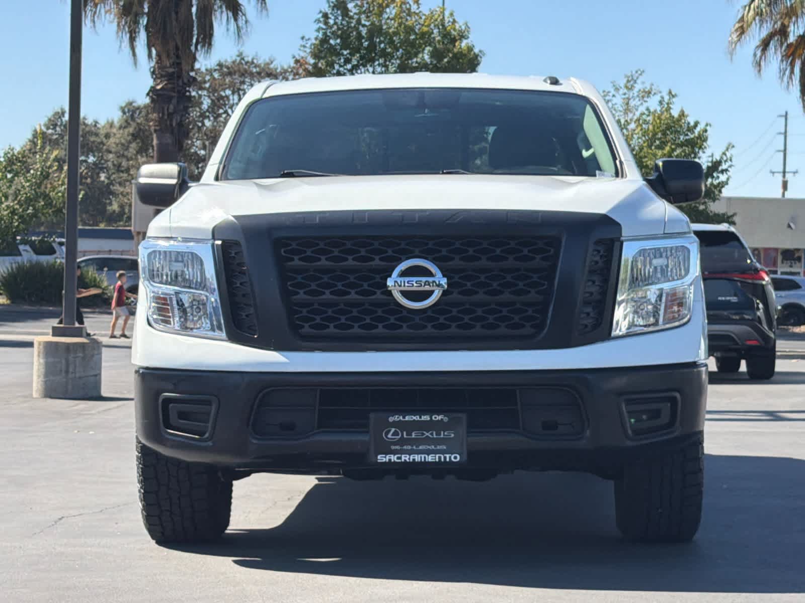 Used 2019 Nissan Titan S AWD/4WD image 10