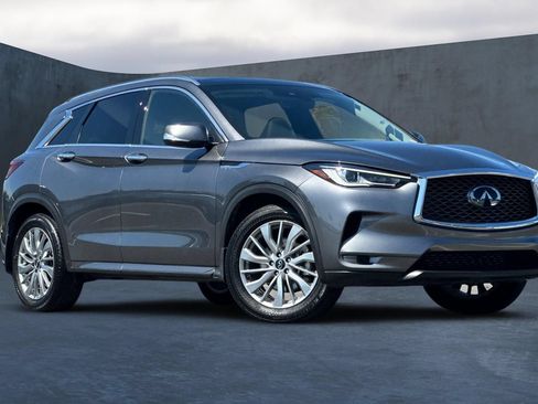 Certified 2025 INFINITI QX50 Luxe AWD/4WD image 2