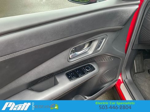 Used 2023 Nissan Ariya FWD image 18