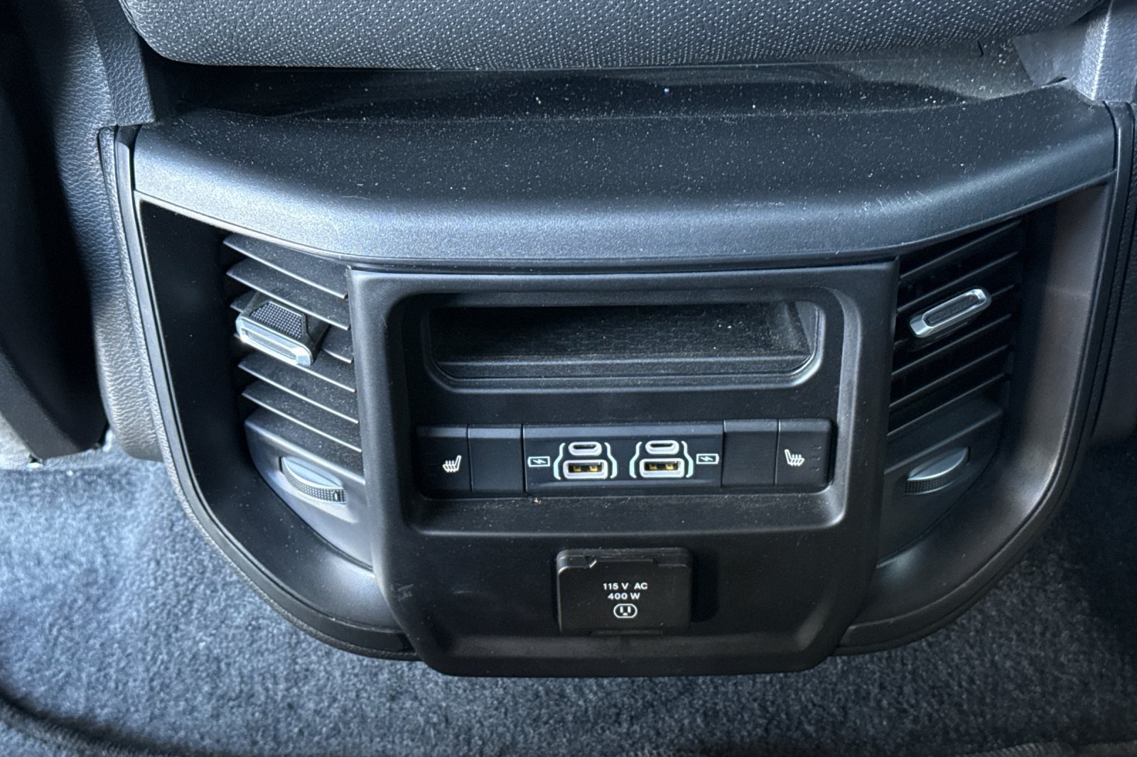 Used 2025 RAM 1500 Laramie AWD/4WD image 17