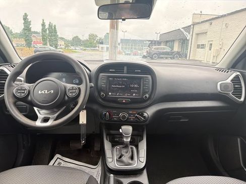 Used 2023 Kia Soul LX FWD image 14
