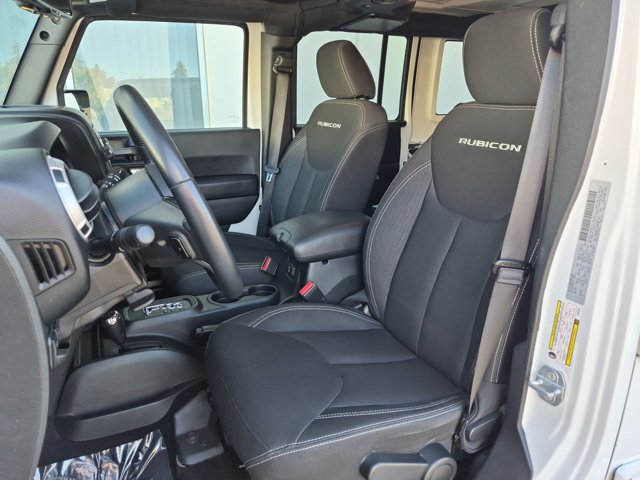 Used 2018 Jeep Wrangler Unlimited Rubicon w/ Connectivity Group AWD/4WD image 14