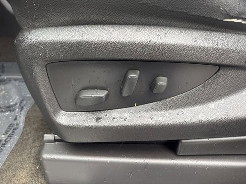 Used 2018 Chevrolet Suburban Premier image 24