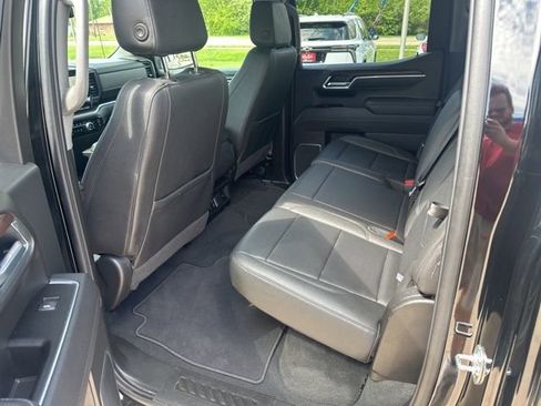 Used 2026 GMC Sierra 1500 SLT AWD/4WD image 17
