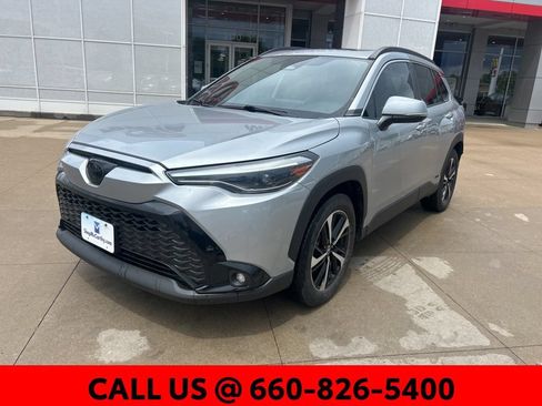 Used 2024 Toyota Corolla Cross AWD Hybrid w/ Convenience Package image 2
