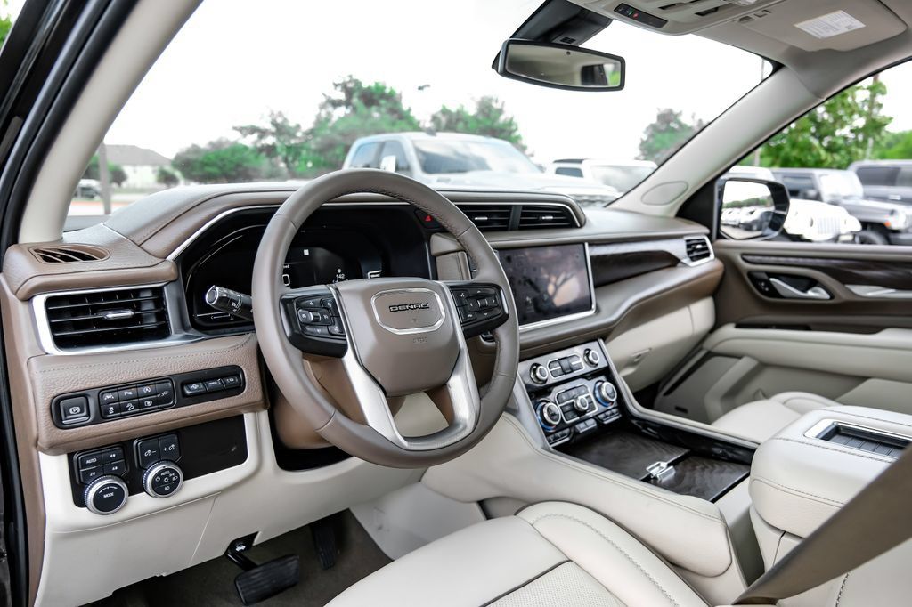 Used 2022 GMC Yukon Denali AWD/4WD image 12