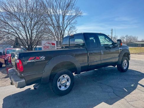 Used 2010 Ford F250 Lariat image 3