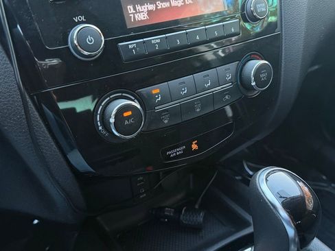 Used 2018 Nissan Rogue Sport S w/ S Appearance Package image 21