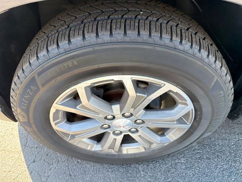 Used 2014 GMC Acadia SLT image 11