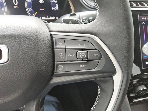 New 2025 Jeep Grand Cherokee Altitude image 26