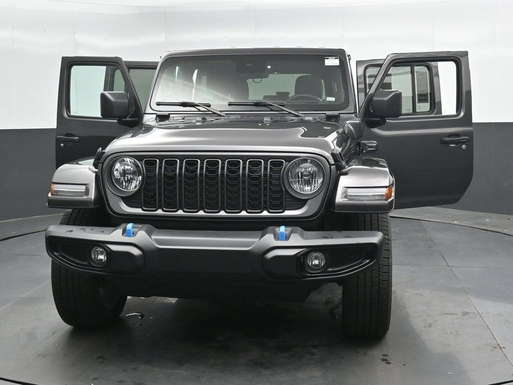 Used 2024 Jeep Wrangler Unlimited AWD/4WD image 47