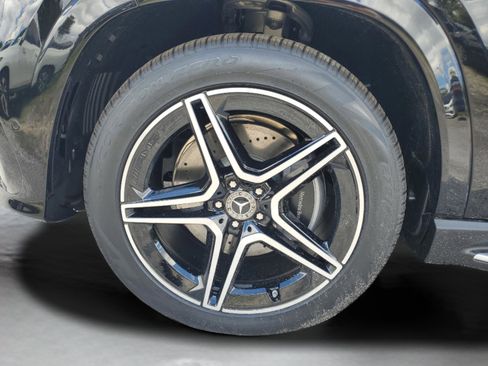 Certified 2026 Mercedes-Benz GLS 450 4MATIC image 40