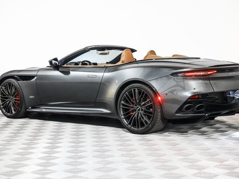 Used 2021 Aston Martin DBS Superleggera Volante image 17