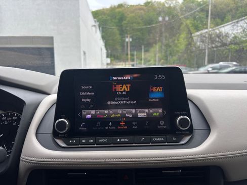 Used 2025 Nissan Rogue SV FWD image 20