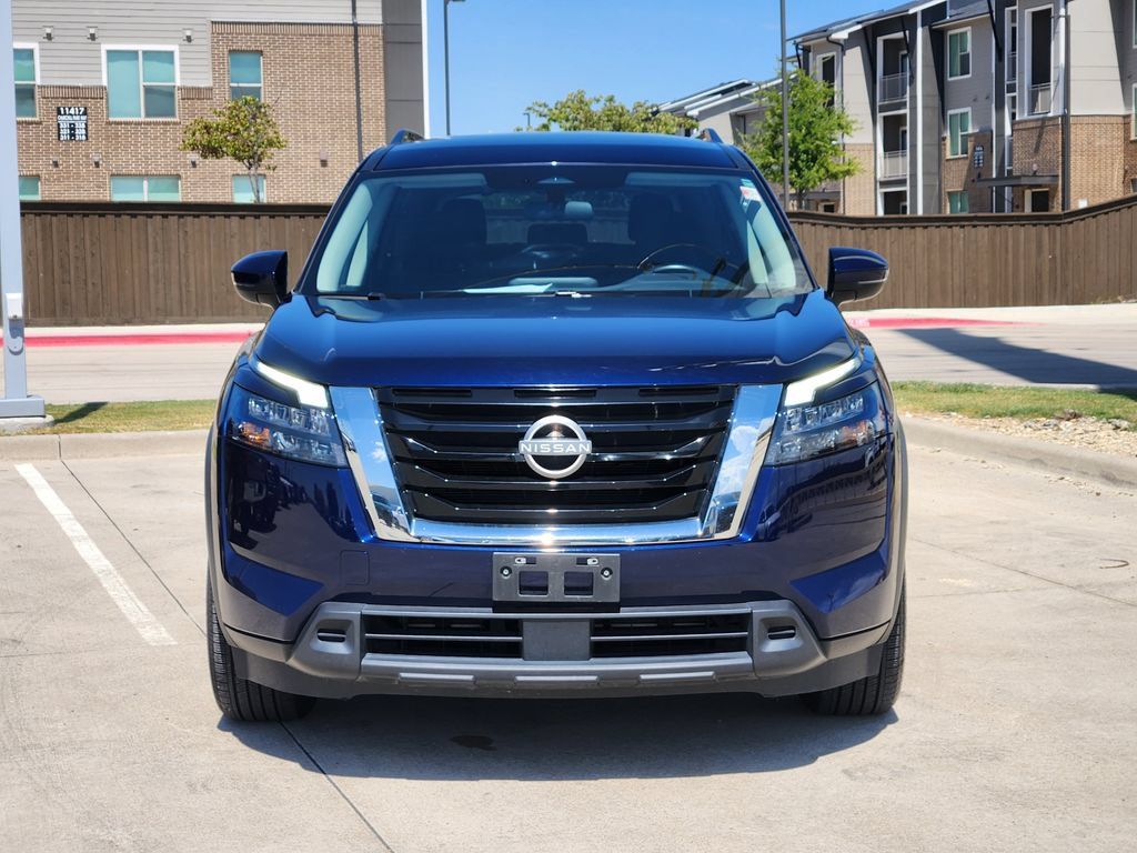 Used 2025 Nissan Pathfinder SV FWD image 13