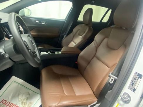 Certified 2025 Volvo V60 B5 Cross Country Plus image 11