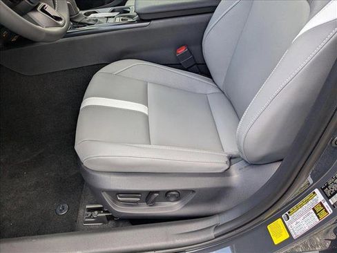 New 2025 Toyota Camry SE image 4