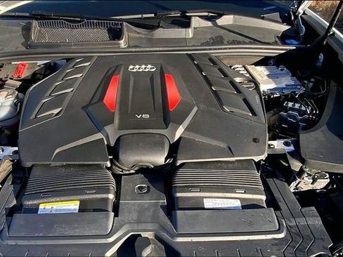 Used 2024 Audi SQ8 Premium Plus w/ Executive Package image 10