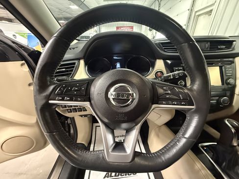 Used 2017 Nissan Rogue SL w/ SL Premium Package image 27