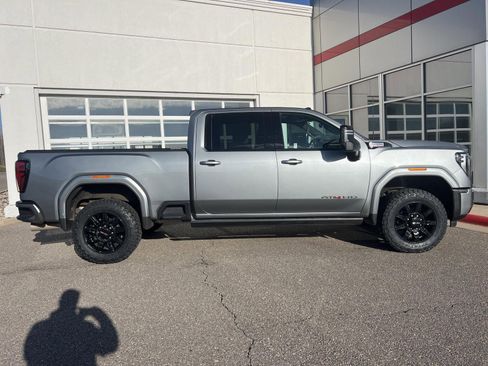 Used 2024 GMC Sierra 2500 AT4 w/ AT4 Premium Plus Package image 12
