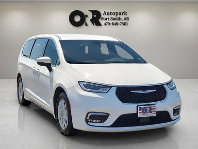 Used 2023 Chrysler Pacifica Touring-L