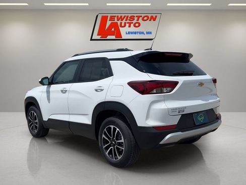 Certified 2026 Chevrolet TrailBlazer LT w/ LT Cold Weather Package AWD/4WD image 3