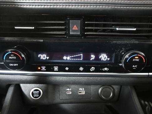 Used 2022 Nissan Rogue SV AWD/4WD image 28