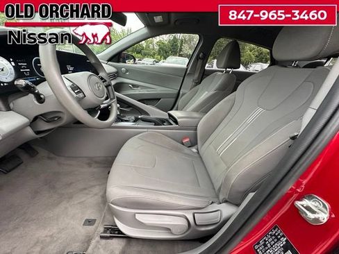 Used 2024 Hyundai Elantra SEL FWD image 9