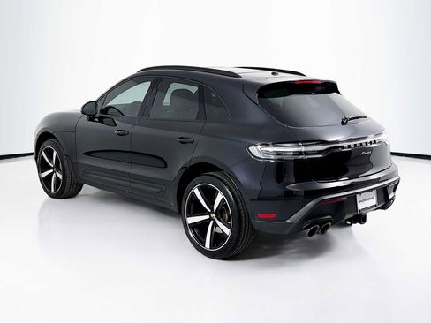 Certified 2025 Porsche Macan image 3