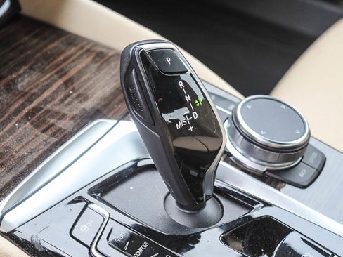 Certified 2023 BMW 530i w/ Premium Package image 19