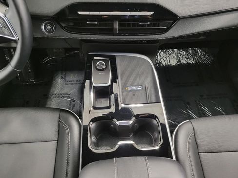 Certified 2025 Buick Enclave Preferred image 31