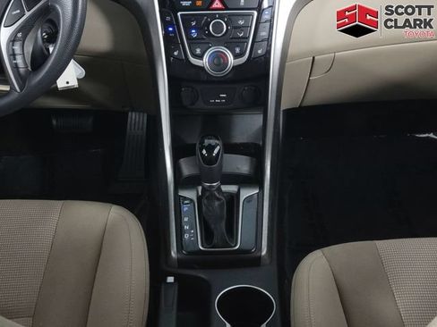Used 2016 Hyundai Elantra GT FWD image 22
