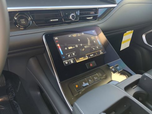 New 2026 INFINITI QX80 Luxe w/ Cargo Package image 17