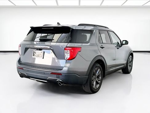 Used 2022 Ford Explorer XLT w/ Equipment Group 202A RWD image 4
