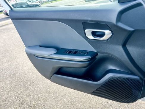 Certified 2025 Kia K4 LXS image 18