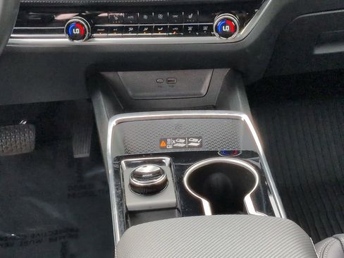 Used 2026 Chevrolet Equinox LT w/ Convenience Package II image 19