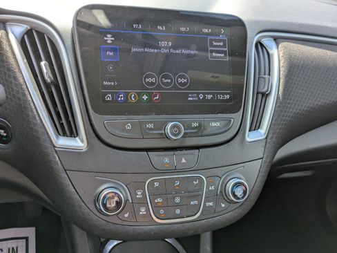 Used 2024 Chevrolet Malibu LT image 13