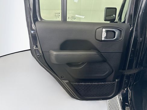 Used 2023 Jeep Wrangler Sahara w/ Cold Weather Group AWD/4WD image 26