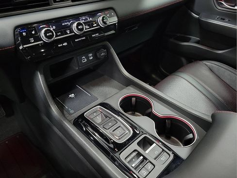 Used 2025 Honda Pilot Black Edition image 18