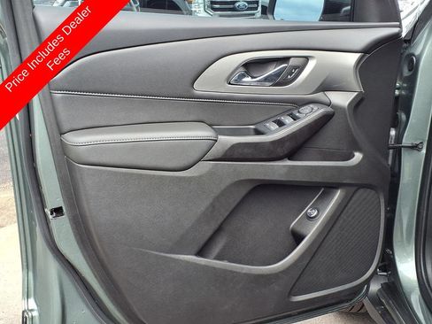 Used 2023 Chevrolet Traverse LT FWD image 26