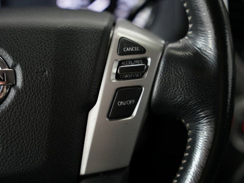 Used 2019 Nissan Titan PRO-4X image 12