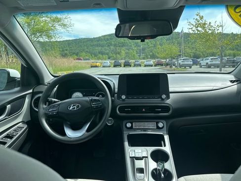 Certified 2023 Hyundai Kona SE FWD image 12