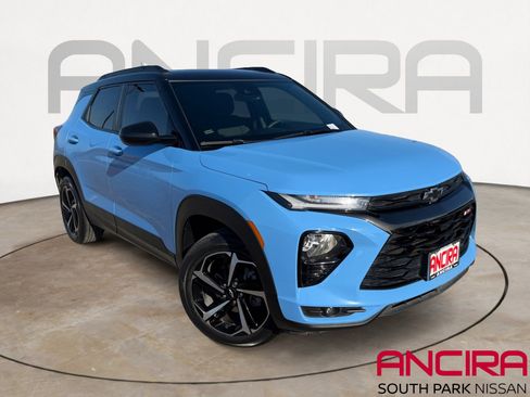Used 2023 Chevrolet TrailBlazer RS w/ Sun and Liftgate Package image 1